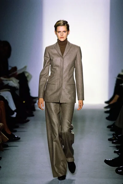 Look 19